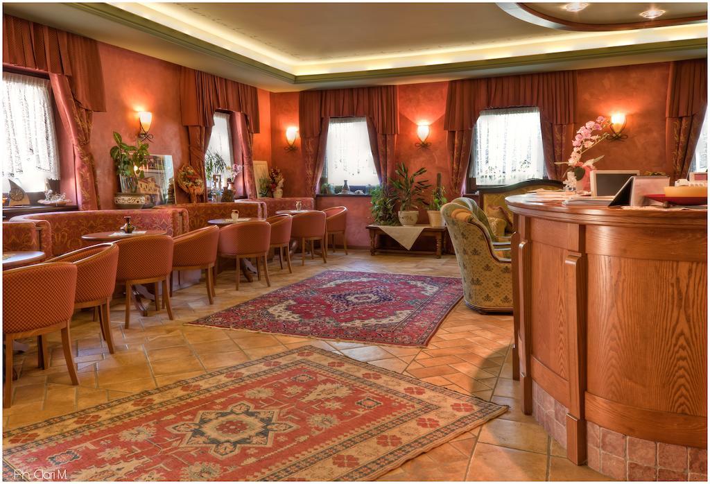 Hotel Pesek San Dorligo della Valle Exteriör bild